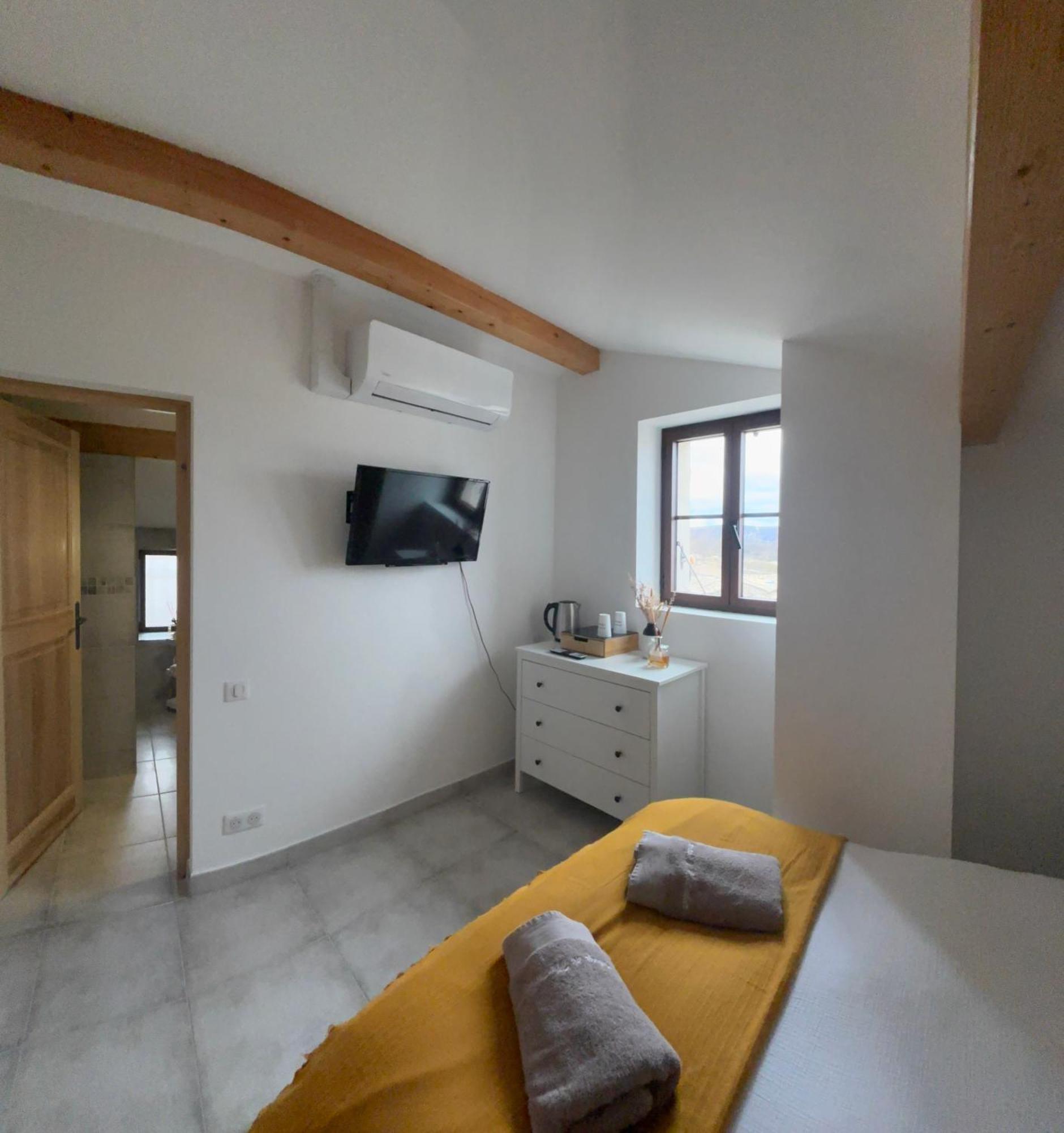 L'Auberge De Montsalier Buitenkant foto